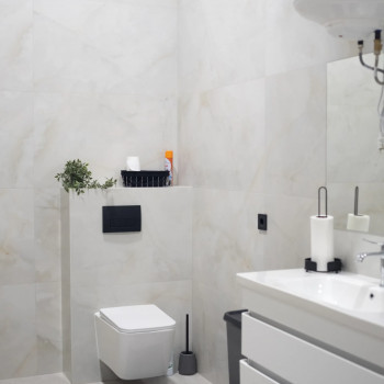 Verta Pole & Aerial Studio має чистий та зручний туалет для комфортного перебування гостей.