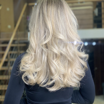 Air touch
                    Парикмахер-колорист Алена Киев