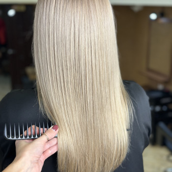 Air touch
                    Парикмахер-колорист Алена Киев