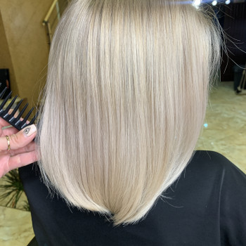 Air touch
                    Парикмахер-колорист Алена Киев