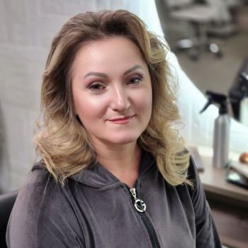 Макияж
                    Парикмахер Маргарита Николаев