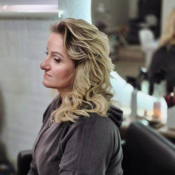 Фарбування волосся
                    Перукар Маргарита Миколаїв