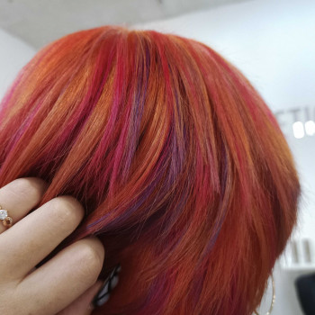 Яскраве фарбування з попереднім обезбарвленням
                    Парикмахер  Софиевская Борщаговка