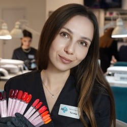 Тетяна (досвід 5 років) майстер манікюру/педикюру