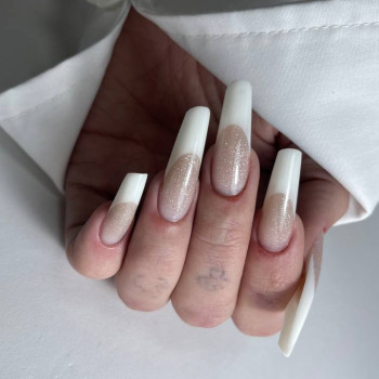 Маникюр с укрепление
                    Мастер маникюра Оксана Киев