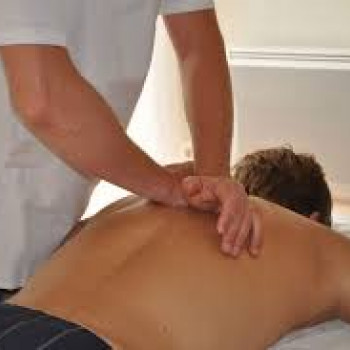 Масаж при остеохондрозі: шийний, грудний, поперековий відділ
                    Мануальний терапевт Олег Київ