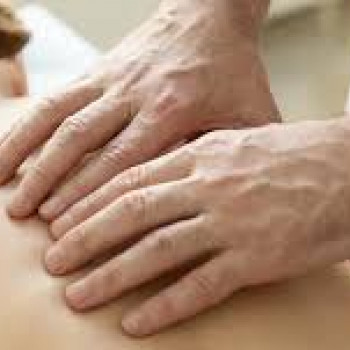 Масаж при остеохондрозі: шийний, грудний, поперековий відділ
                    Мануальний терапевт Олег Київ