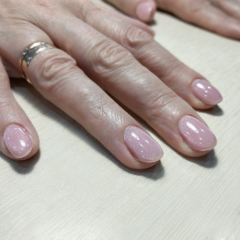 Покриття гель лаком
                    Мастер маникюра Любовь Ужгород