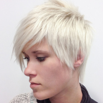коротка жіноча стрижка