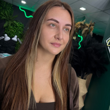 Оформлення брів фарбою