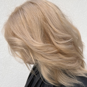 Фарбування волосся в Студія краси "Magic Hair" 

  Ірпінь  