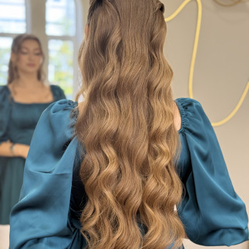 Вечірні зачіски . Весільні зачіски. Виїзд на локацію. Образ в чотири руки з візажистом .
                    Перукар-стиліст Екатерина Хмельницький