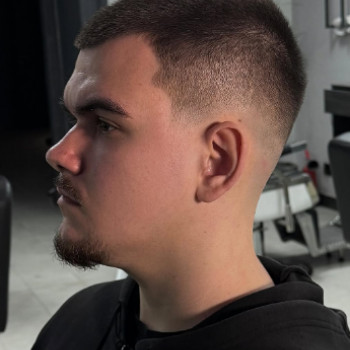 чоловіча стрижка