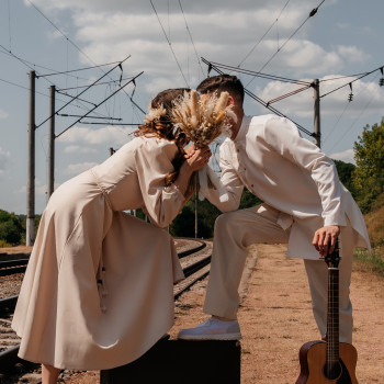 Про весілля і творчий підхід...

 
 
 