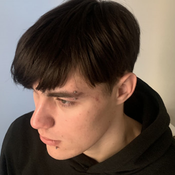 Пірсинг брови