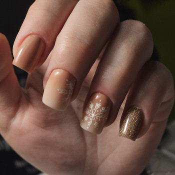 Новогодний маникюр нюдовый на квадратные ногти, фото - Мастер маникюра Яна Карпенко