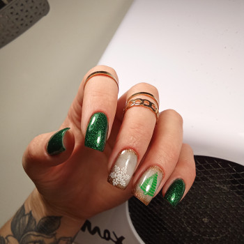 Новорічний манікюр зима зелений, фото - Майстер манікюру Юлія Ямніцька