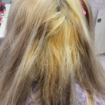 Виправлення домашнього фарбування, освітлення
                    Парикмахер  Харьков