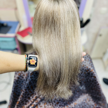 Виправлення домашнього фарбування, освітлення
                    Парикмахер  Харьков