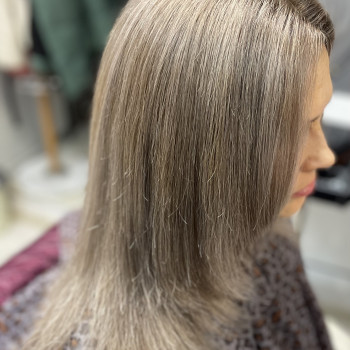 Виправлення домашнього фарбування, освітлення
                    Парикмахер  Харьков