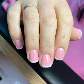 френч манікюр, манікюр на дуже короткі нігті