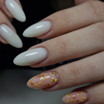 Молочный маникюр с сухоцветами, фото - Мастер маникюра Надія Середюк