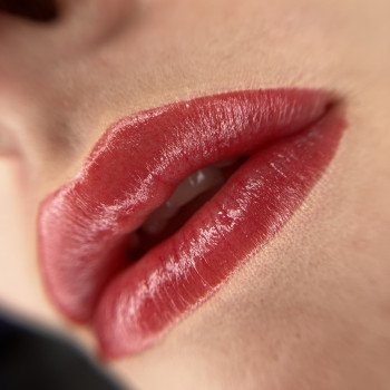 Премнентний макіяж губ"Помадний прокрас "