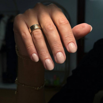 классический маникюр, белый маникюр, маникюр на короткие ногти