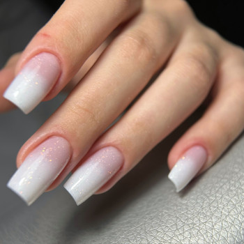 Нарощування
                    Мастер маникюра Катерина Киев