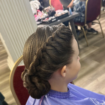 Вечірня зачіска