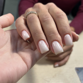 Молоко🤍


Інші роботи та прайс можна знайти в моїй сторінці інстаграму:

https://www.instagram.com/lubov.nails_uzh?igsh=YWNqdmZ3azFyMG5l

📍Ужгород (вул. Героїв 128-ї бригади - Салон краси «Coco Chanel»)