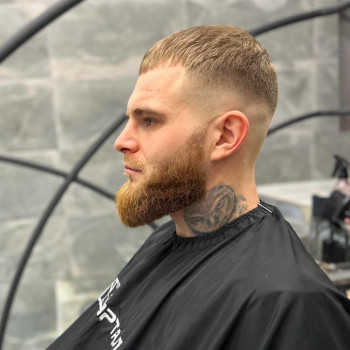 Чоловіча зачіска 💇‍♂️

⏳Тривалість роботи 45хв

Записатись на стрижку можливо:
✅На сайті за посиланн...