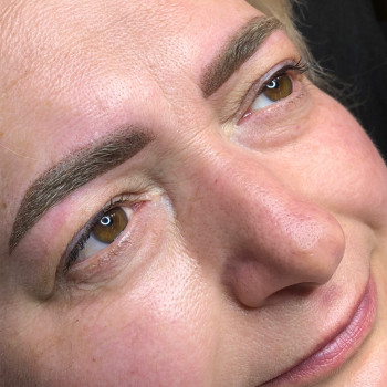 Перманентний макіяж брів
                    Майстер перманентного макіяжу Алиса Івано-Франківськ