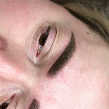 Перманентний макіяж брів
                    Майстер перманентного макіяжу Алиса Івано-Франківськ