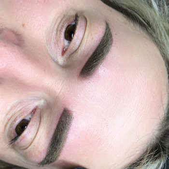 Перманентний макіяж брів
                    Майстер перманентного макіяжу Алиса Івано-Франківськ