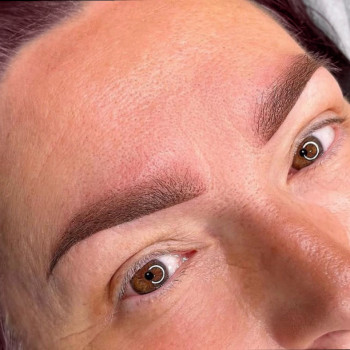 Перманентний макіяж брів
                    Майстер перманентного макіяжу Алиса Івано-Франківськ