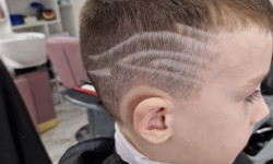 стрижка з малюнком Парикмахер  Винница