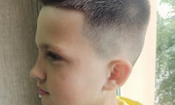 модельна стрижка Парикмахер  Винница