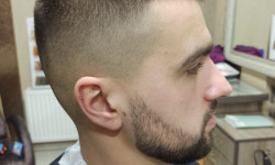 стрижка бороди Парикмахер  Винница
