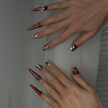 бордовый маникюр, маникюр разные руки, необычный маникюр, оригинальный маникюр