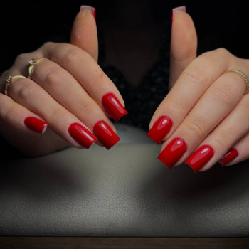 Маникюр, укрепление ногтей гелем