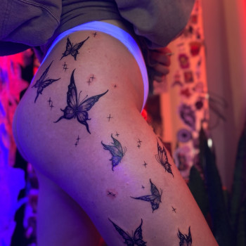 Тату на сідницях, метелики, жіночі тату