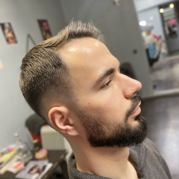 Стрижка класична чоловіча і борода