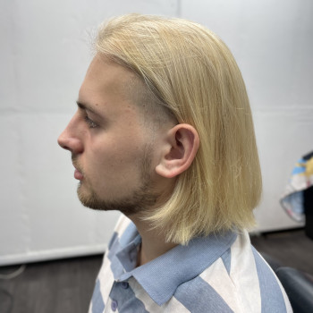 Чоловіча стрижка каре
Стрижка ножицями