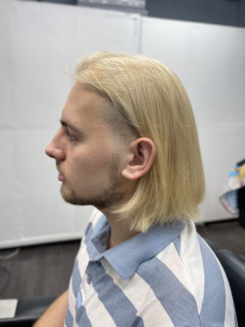 Чоловіча стрижка каре
Стрижка ножицями, фото - Барбершоп Юність