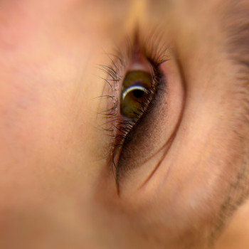 Перманент стрілки з розтушовкою
                    Майстер перманентного макіяжу Дана Вінниця