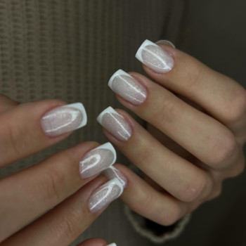 Молочный маникюр френч, фото - Мастер маникюра Елена