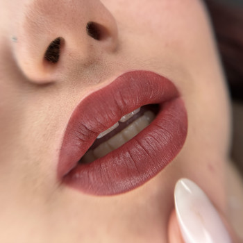 Перманент губ
                    Лешмейкер Нина Николаев