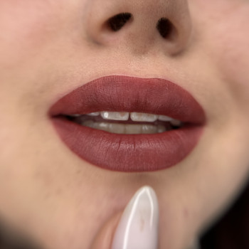 Перманент губ
                    Лешмейкер Нина Николаев