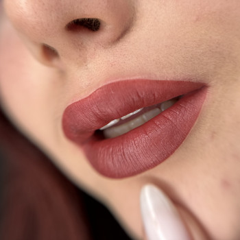 Перманент губ
                    Лешмейкер Нина Николаев